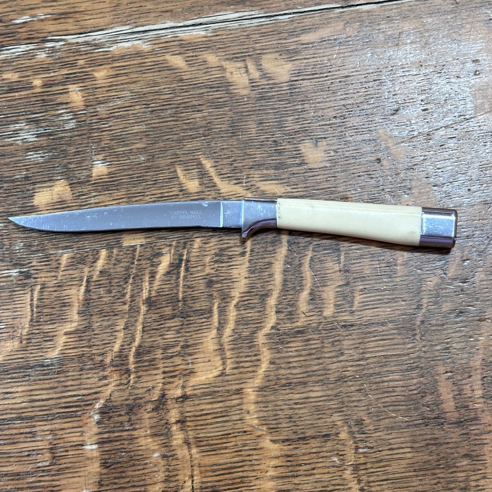 Carvel Hall Vintage Style‎ Carving Knife with Cream Handle